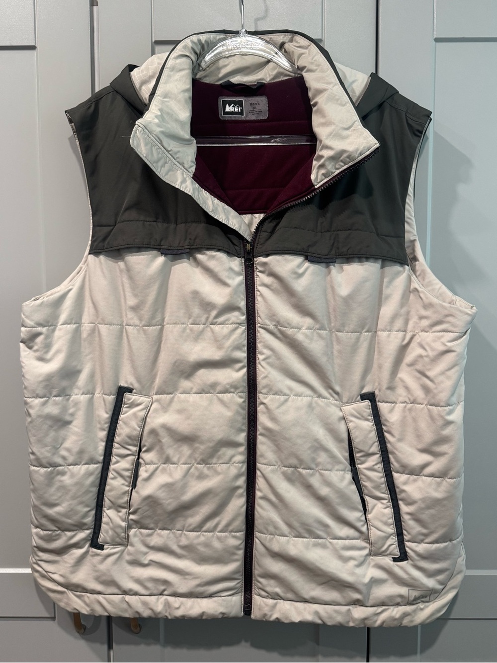 REI Men’s Two-Tone Quilted Vest - Cream Body with Black Yoke